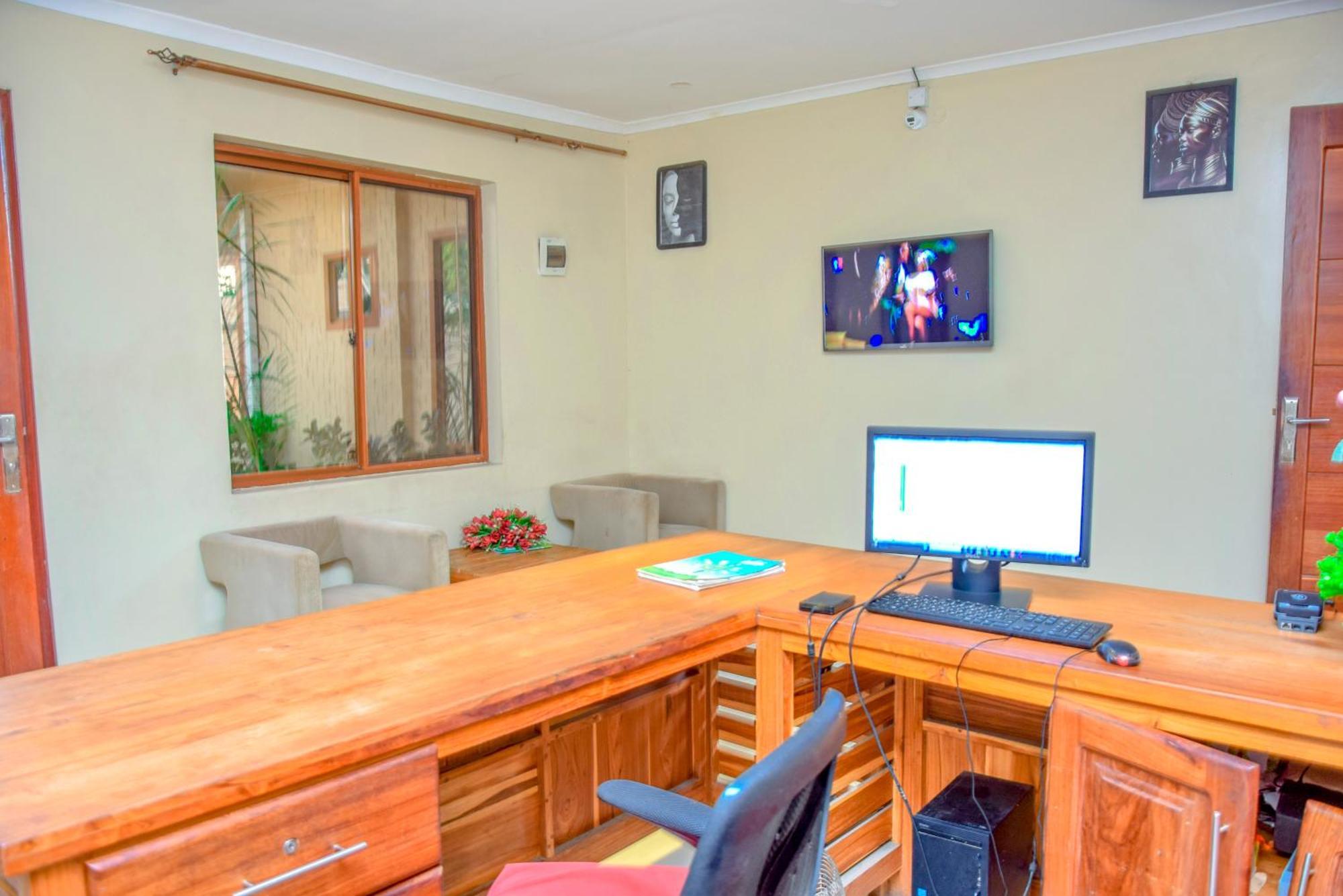 Hostel K27 Premier Backpackers Daressalam Exterior foto